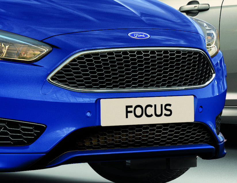 Genuine Ford Focus Front Bumper Skirt With Gloss Black Aerofoil & Lower Grille