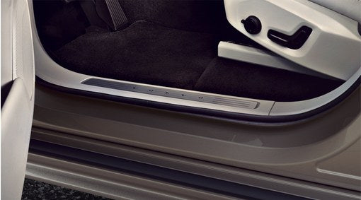 Genuine Volvo XC90 Non Illuminated Sill Protectors Front - Blond