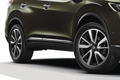 Genuine Nissan X-Trail Door Side Stripes In Chrome