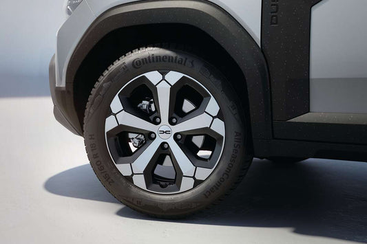 Genuine Dacia Duster 18-Inch Tagasan Diamond-Cut Alloy Wheel