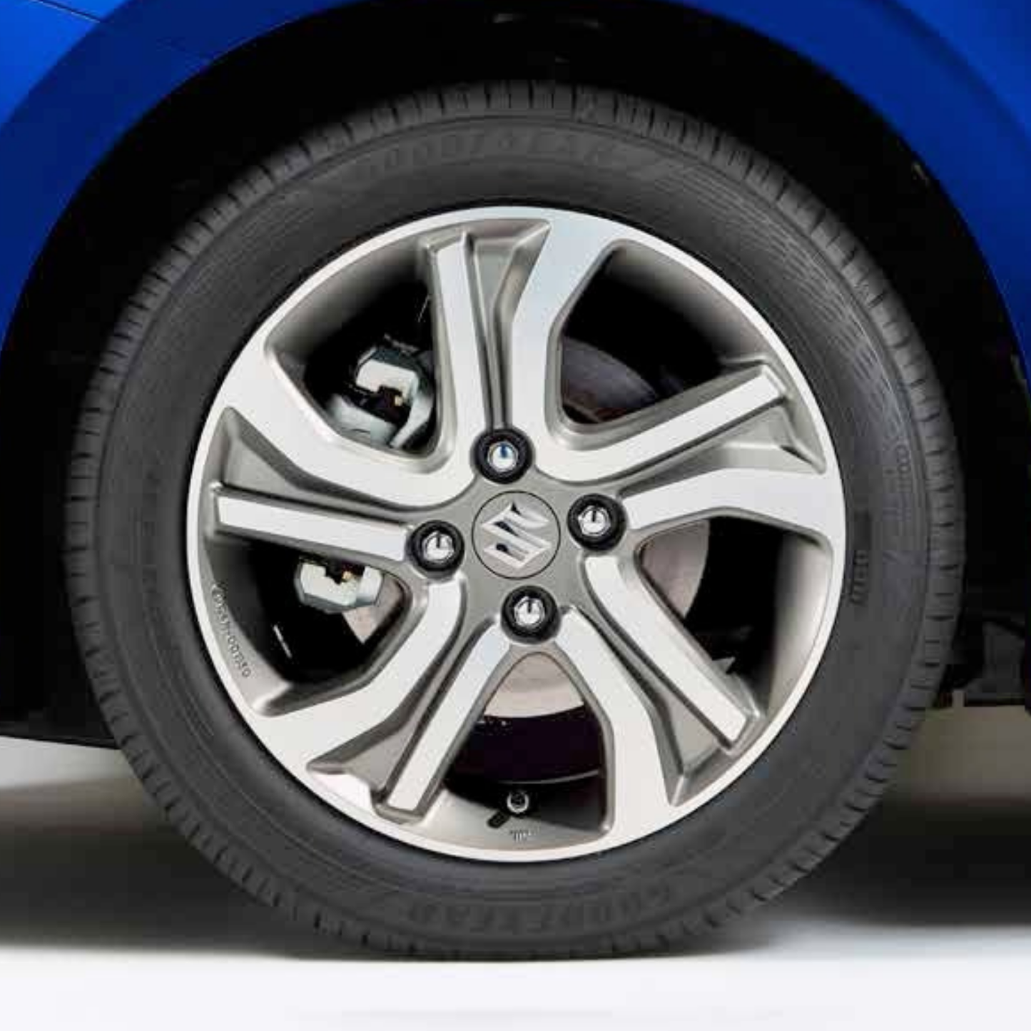 Genuine Suzuki Swift 15" Alloy Winter Wheel "COSMIC", Silver, Polished