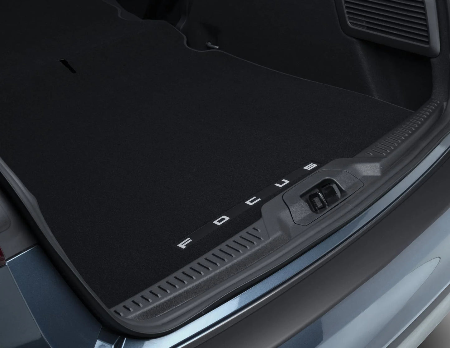 Genuine Ford Focus Reversible Boot Mat - For Vehicles With Space Saver