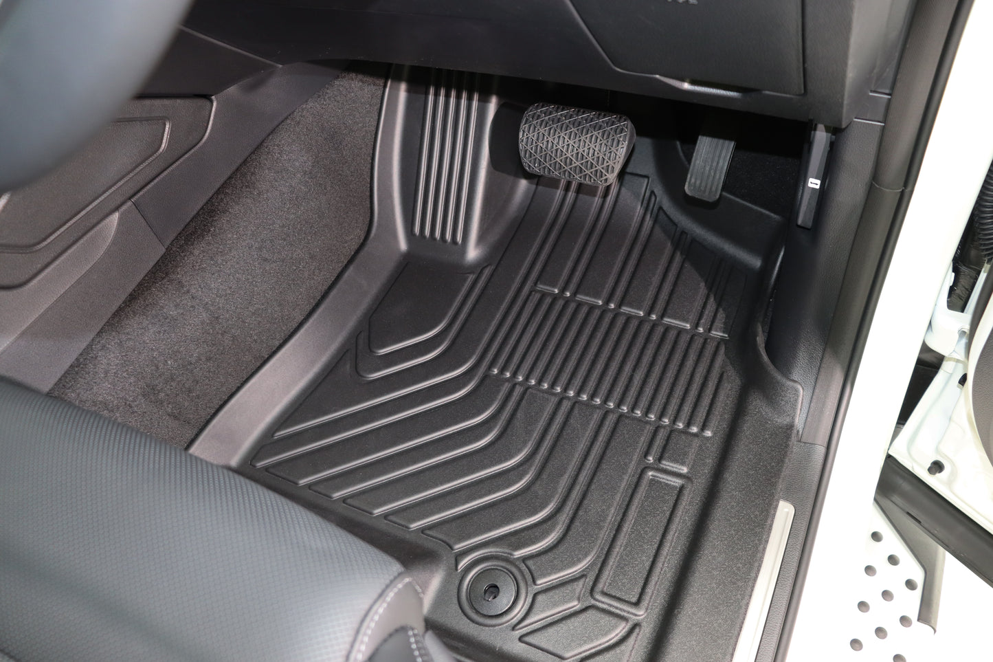 Genuine KGM Musso Moulded Premium Heavy Duty Mats, Automatic Models